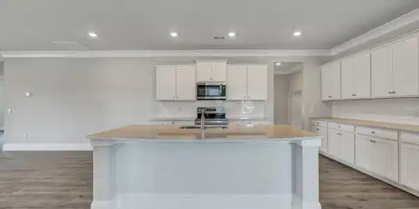 Image 1: Trivecta kitchen