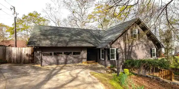 132 Breezy Bay Circle