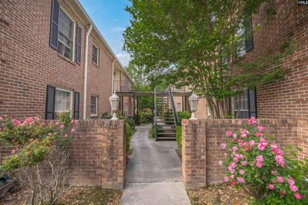 5516 Lakeshore Drive 716