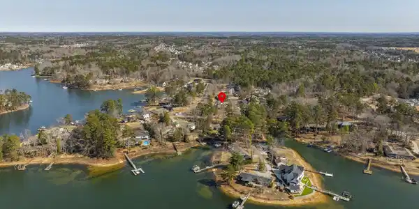 229 Dutchman Shores Circle