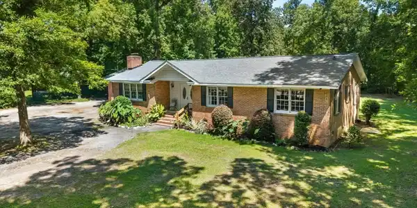 540 Lakeshore Drive