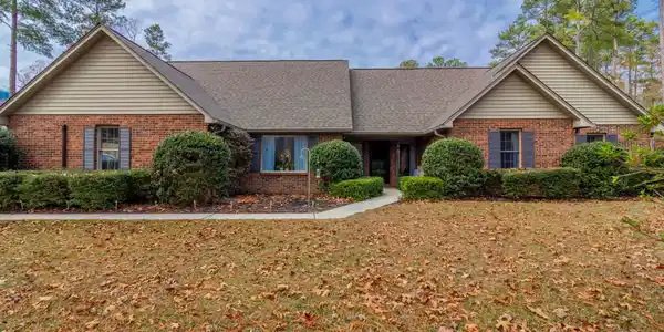 528 Lakeshore Drive