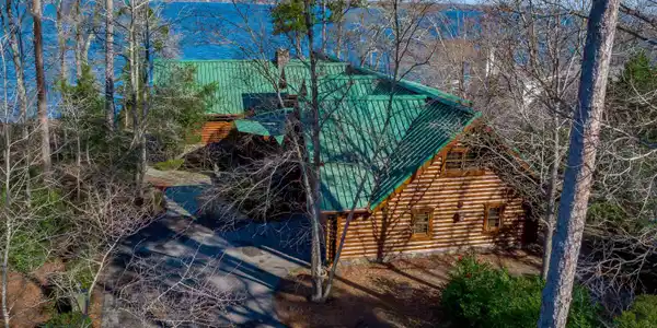 537 Yachting Road