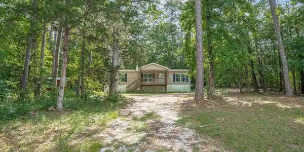 1011 Blacksgate East Road