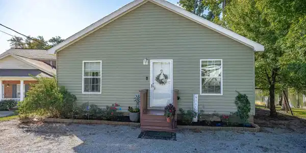 398 Bedford Way