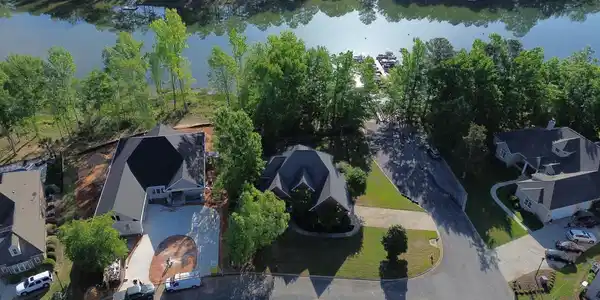 100 Shores Edge Drive