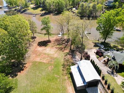 2476 Lake Road
