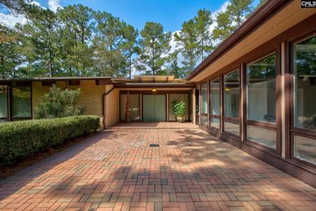 6240 Lakeshore Drive