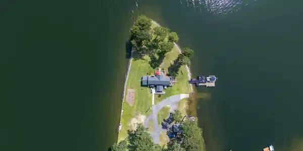 675 E Point Drive