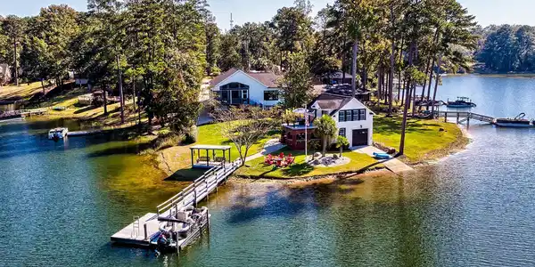 109 Huntsman Lane
