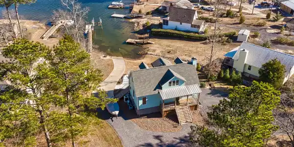 534 N Lakeshore Drive