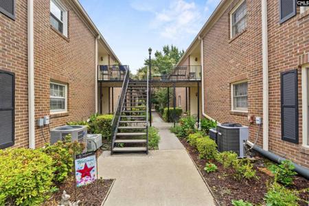5516 Lakeshore Drive 504