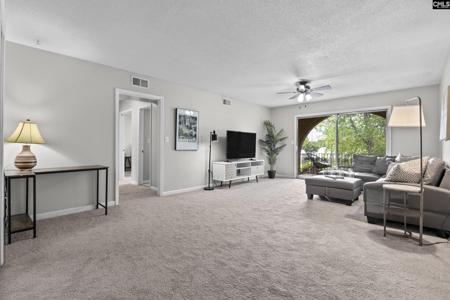 5516 Lakeshore Drive 504