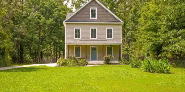 534 Lakeshore Drive