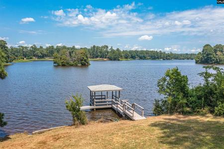 5317 Lakeshore Drive