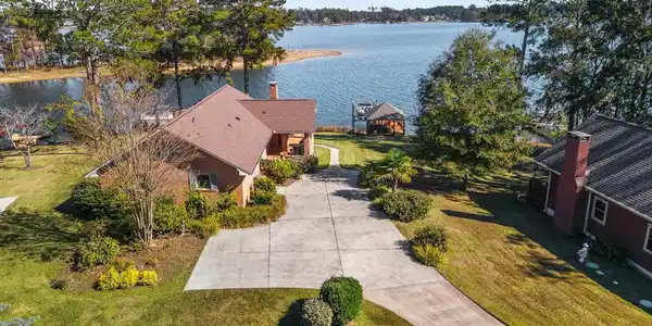 2337 Island Trail