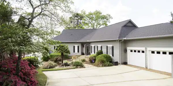280 Mooring Lane