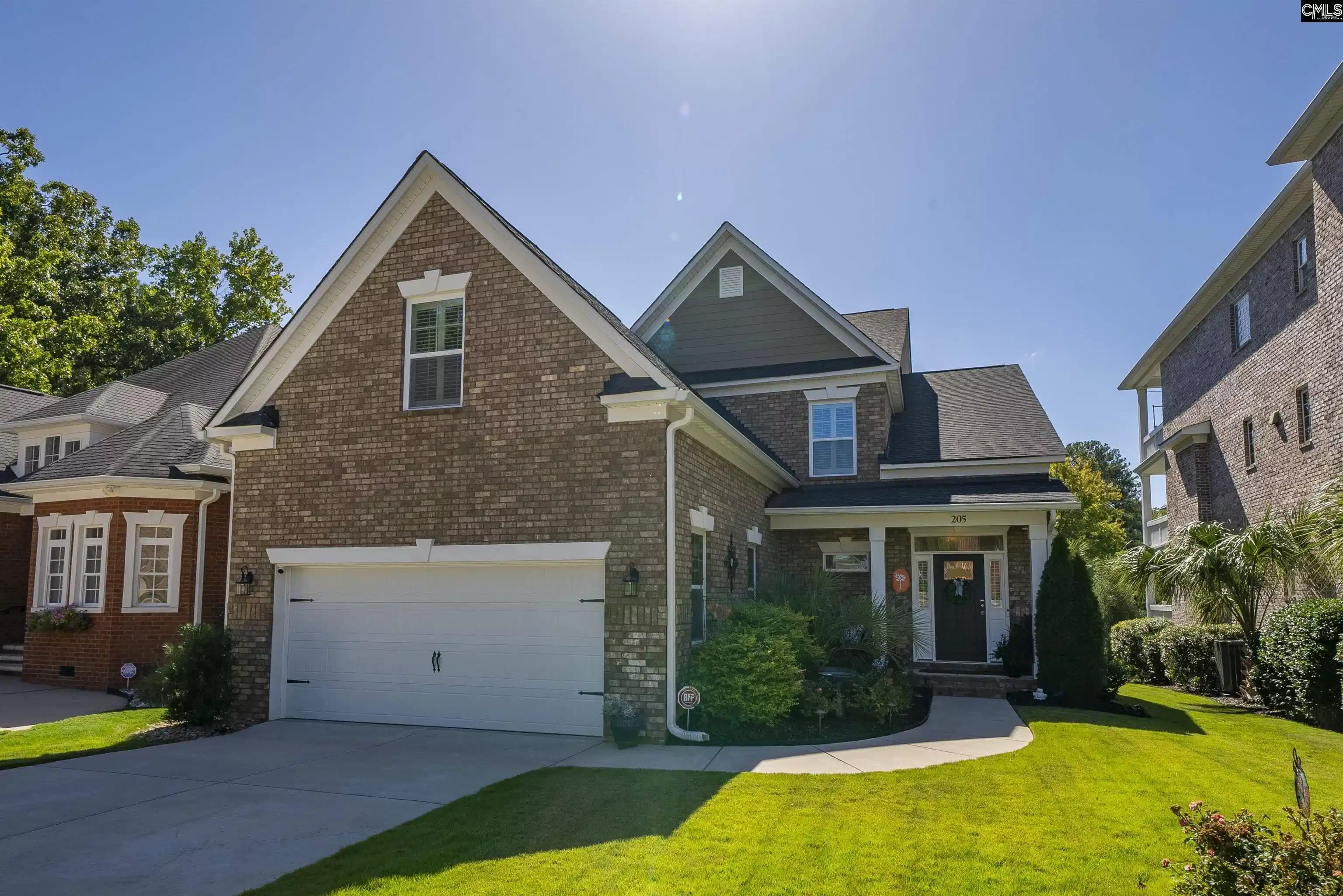 Image 0: Beautifully Manicured Lawn., 205 Palm Lake Drive