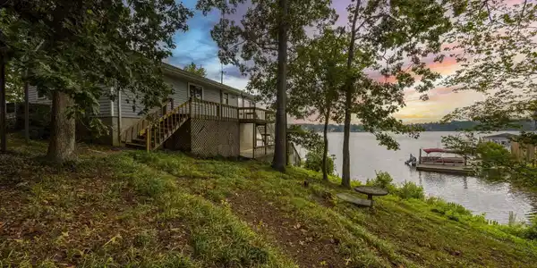 1706 Gold Nugget Point