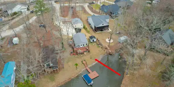 121 Highknoll Court