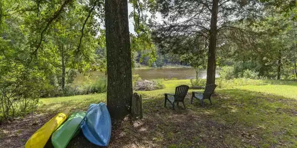 105 Lakeside Drive