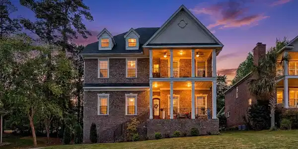 112 Bay Pointe Drive