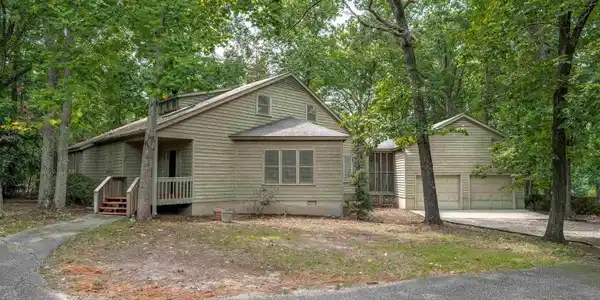 353 Yachting Road