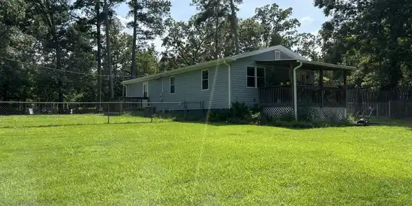 227 Lakeshore Drive