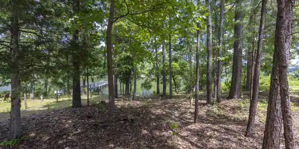 1082 LEISURE PT Road