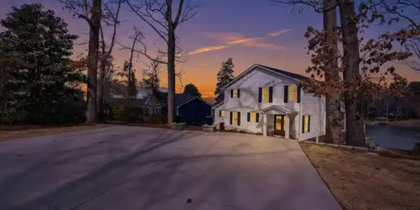 1094 Davidson Road
