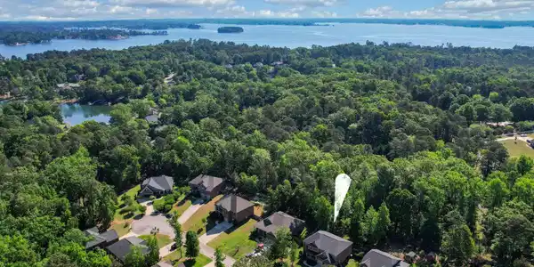 Image 3: Only Handful On Homes In Neighborhood