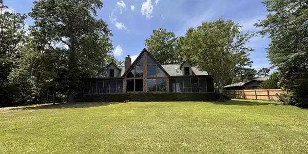551 Superior Circle