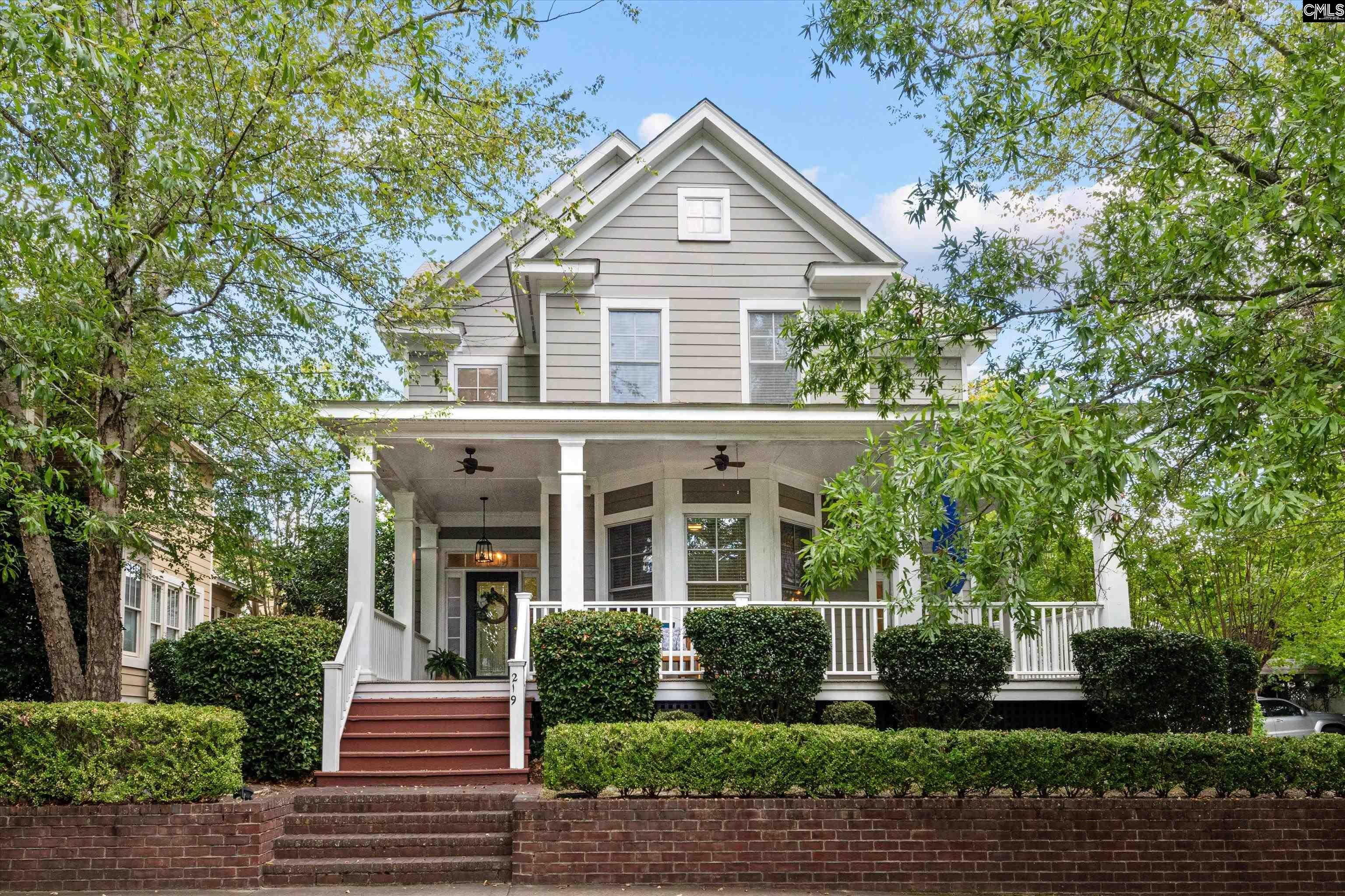 Image 2: Corner lot on the most iconic street in Lake Carolina