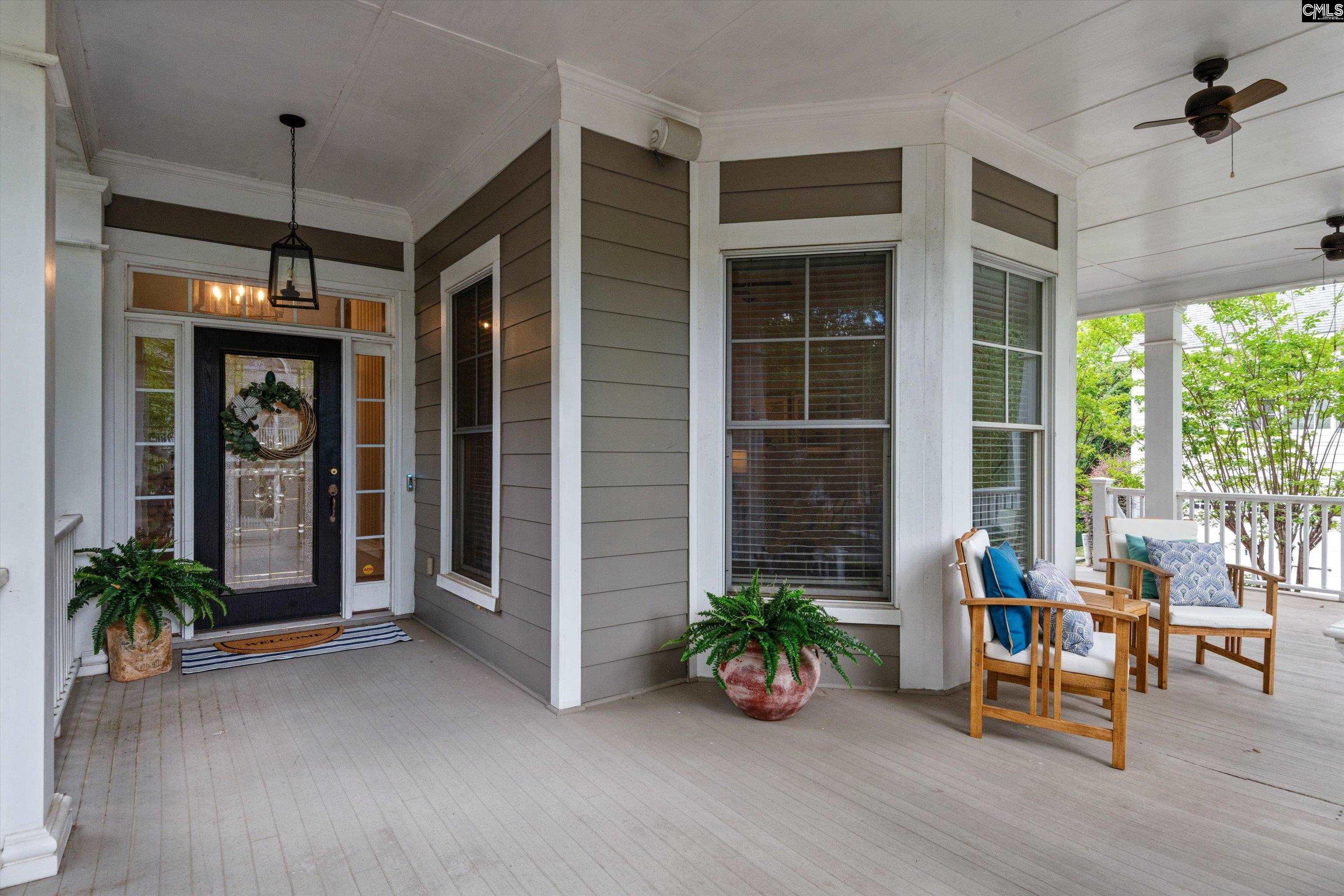 Image 4: Surround sound system also on front porch
