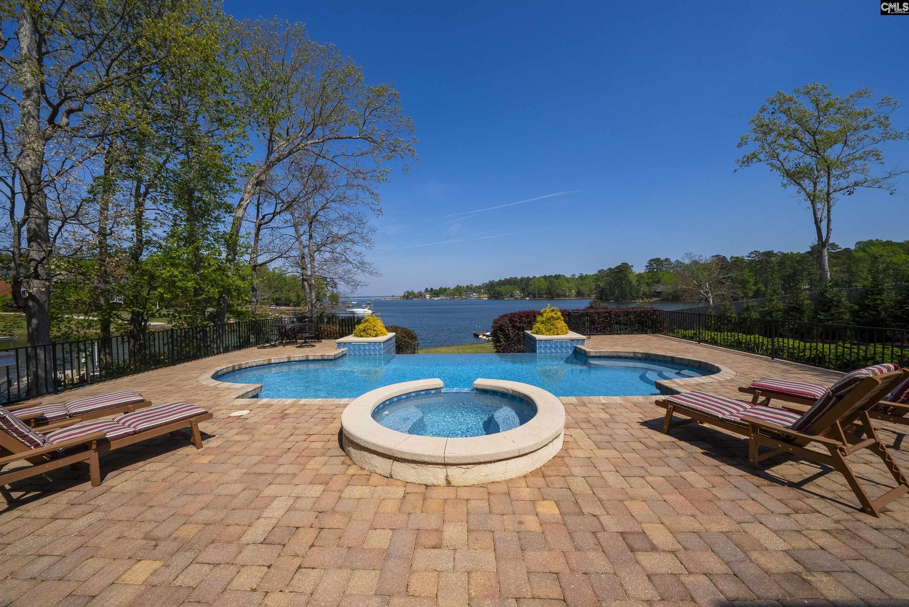 Image 2: Huge Hardscape Pool area