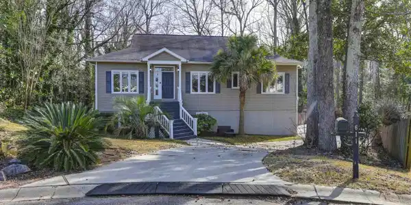 611 Clearview Court