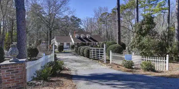 1221 Counts Ferry Road