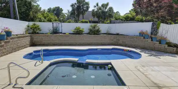 Image 1: Saltwater Pool and Jetted Kiddie Pool only 3 years new, Saltwater Pool and Jetted Kiddie Pool