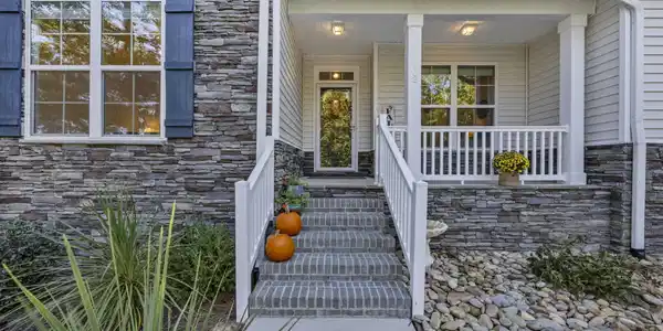 102 Lazy Cove Lane