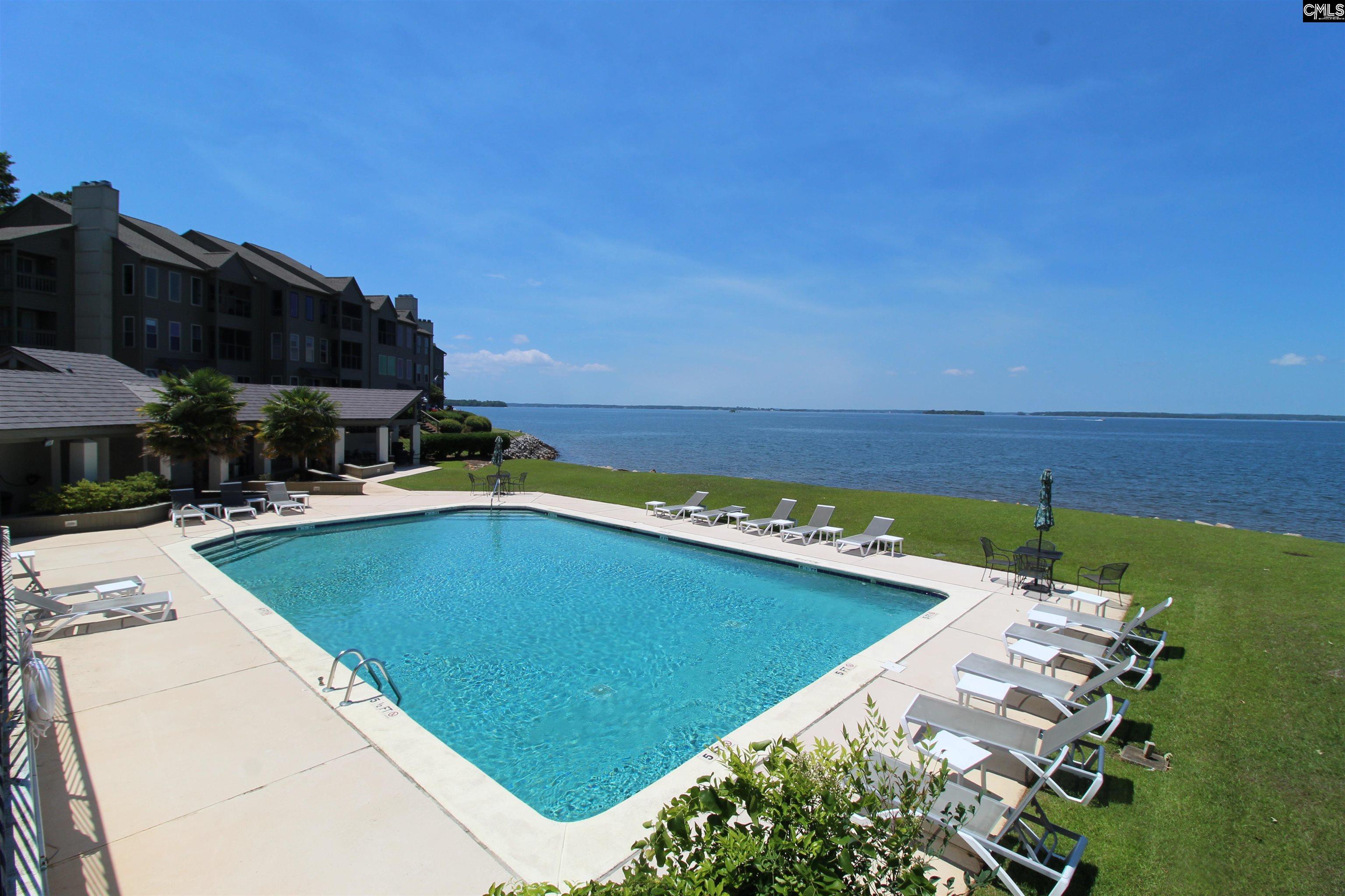 Image 2: Private Community Pool!