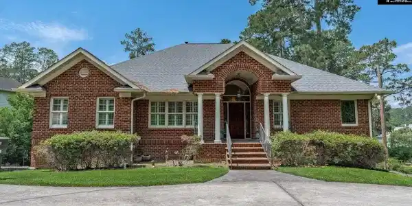 5921 Lakeshore Drive