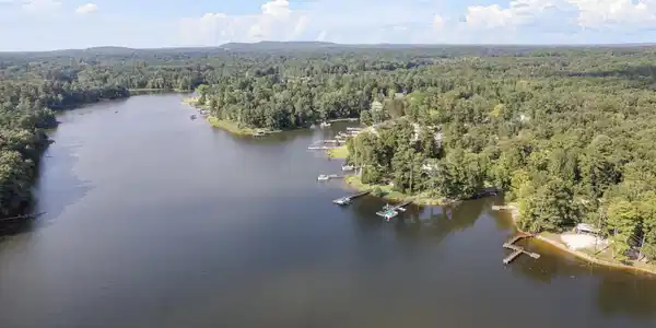 Image 3: Lake Life without Lake Front Prices