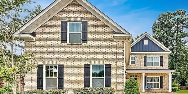 912 Knowles Loop