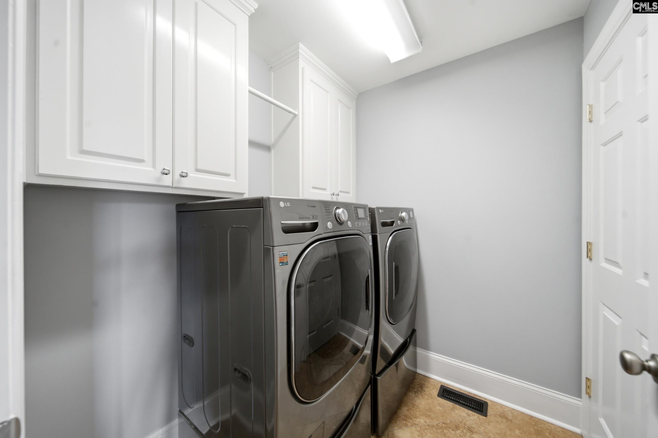 Image 6: Laundry Room
