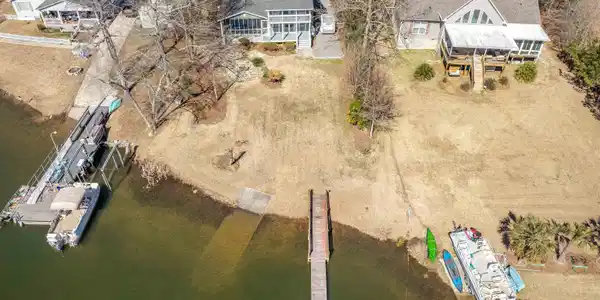 350 Lakeshore Drive