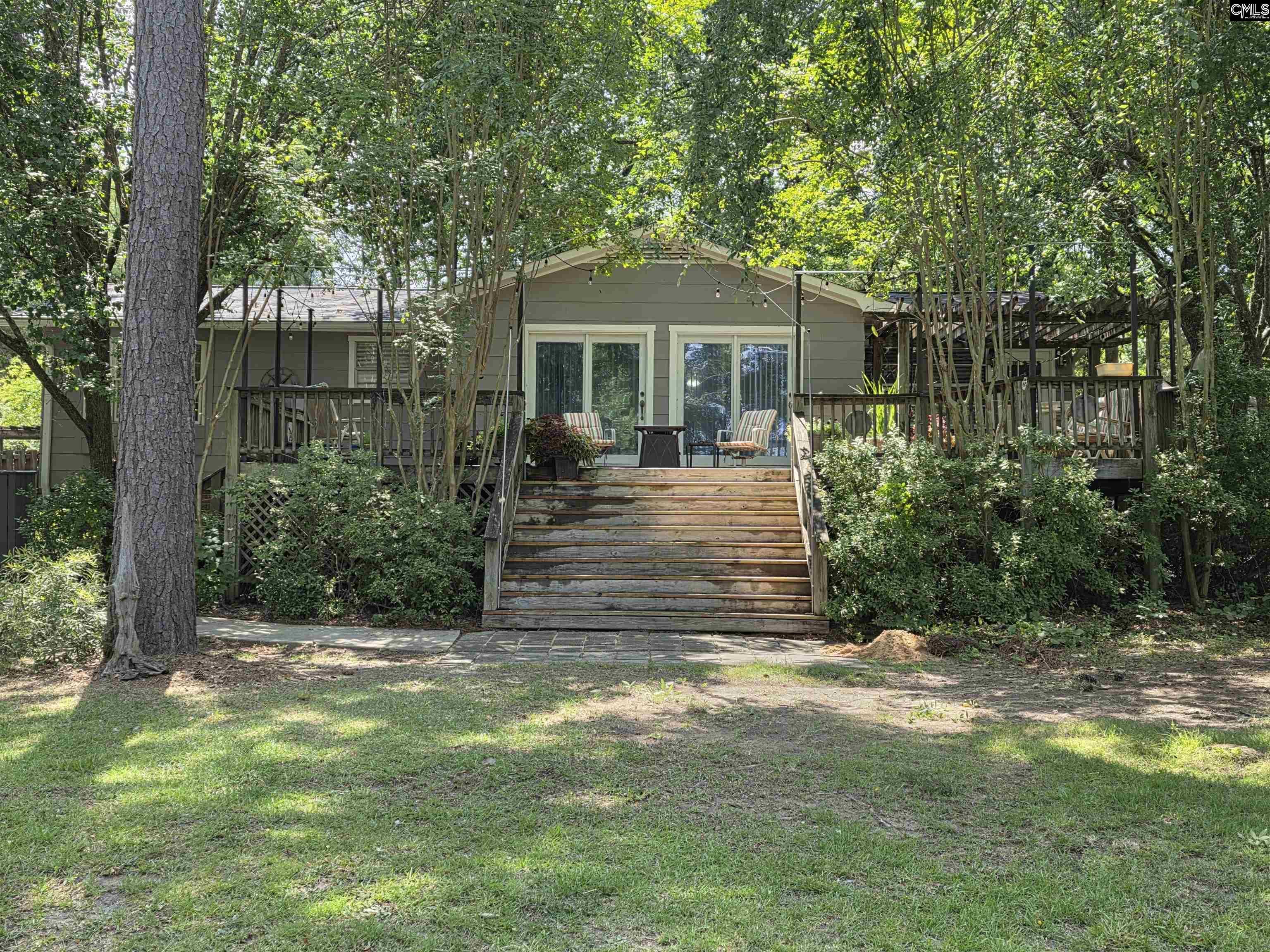 Image 1: Almost 3/4 Acre On Water w Ramp and Shared Dock