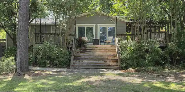 Image 1: Almost 3/4 Acre On Water w Ramp and Shared Dock