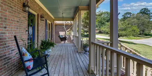 Image 2: Gracious Front Porch