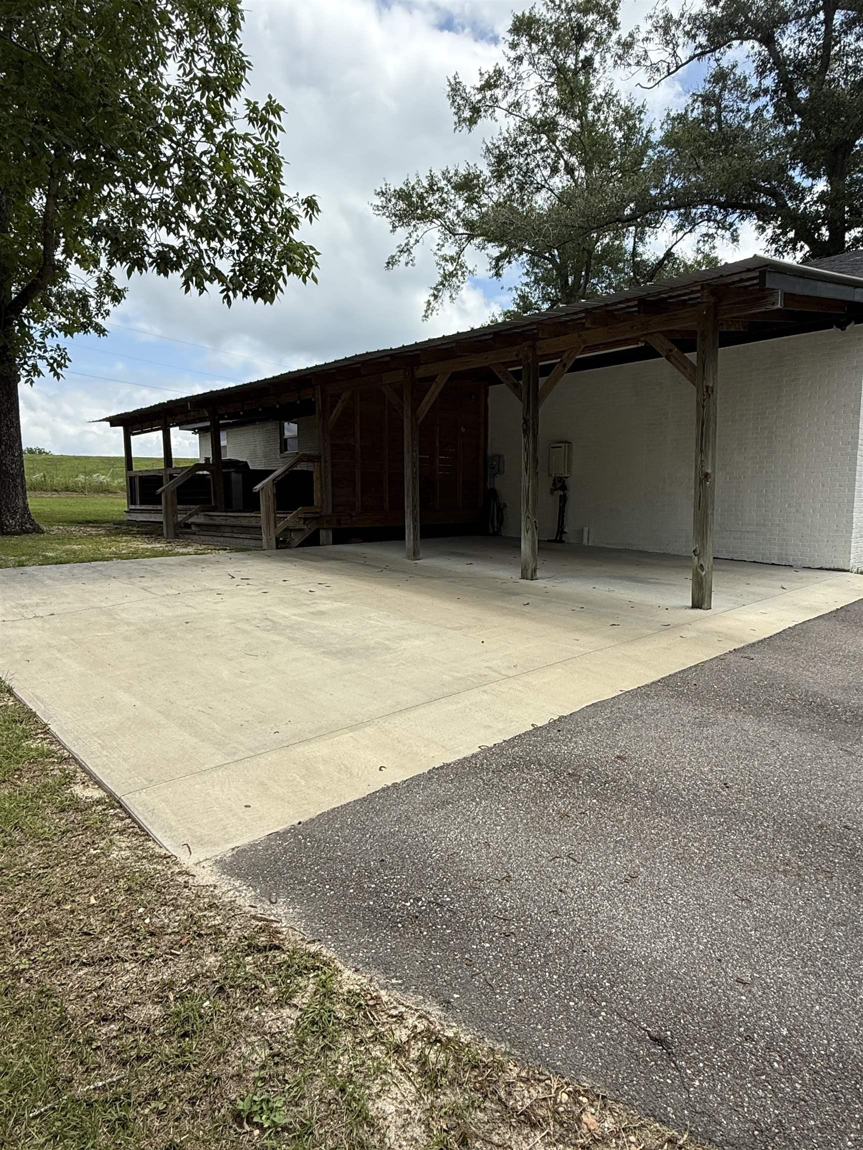 Image 2: Driveway Carport