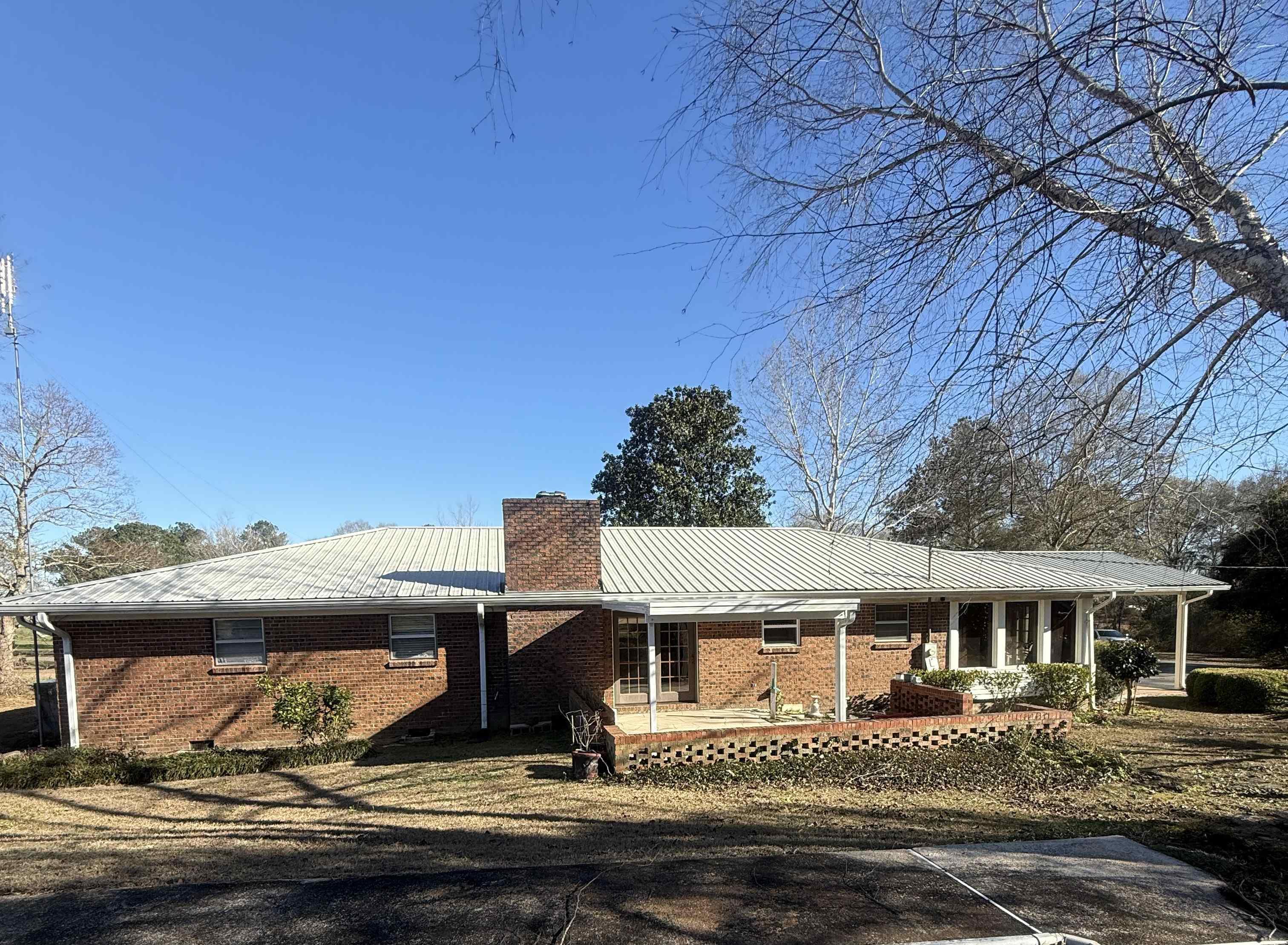 Image 1: Back of Home